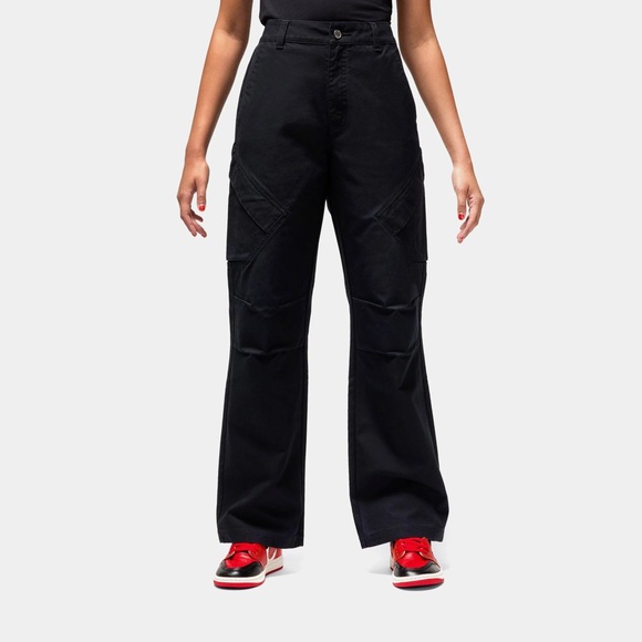 NWT Women’s Jordan Black Straight Leg Cargo Style Pants Size: L